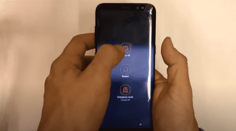 Замена аккумулятора Samsung Galaxy S8: пошаговая инструкция 1