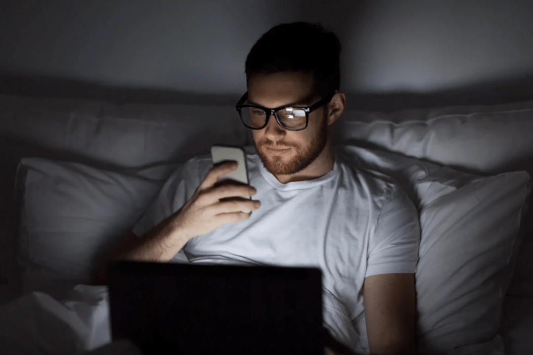 Зарядка телефона ночью: можно ли заряжать телефон всю ночь 2